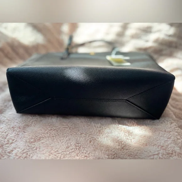 Tory Burch Emerson Leather Women's Tote - Picture 9 of 14